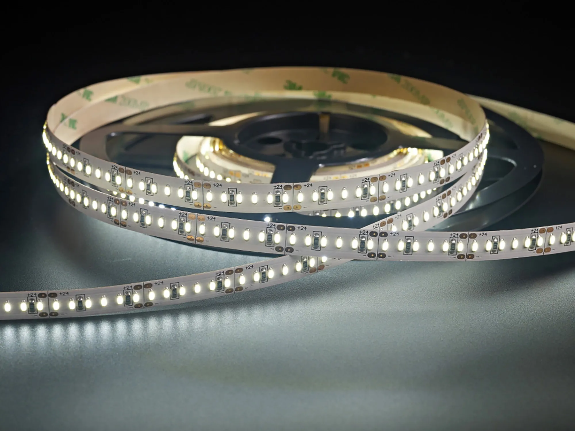Axios Select 24V IP20 24.5W/m 3014 204LED/m Strip Lighting Dlux IP20 Strip